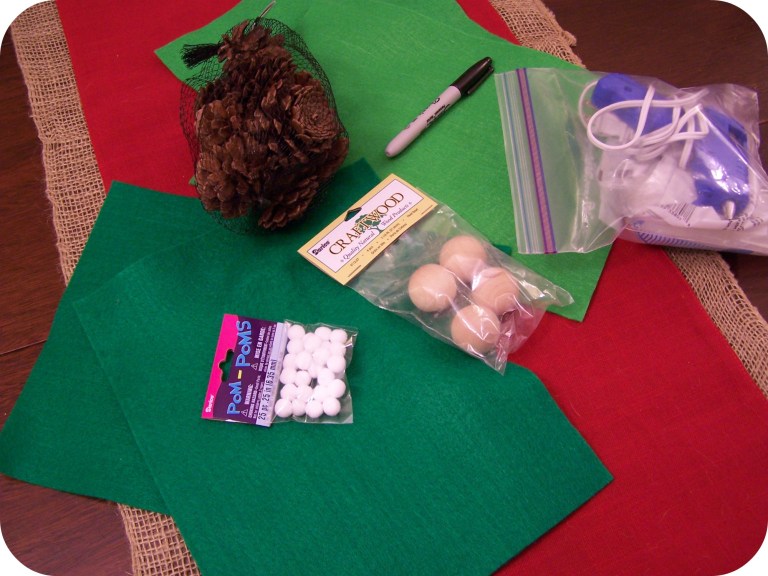 12xmas_elf_grandpa_manor 020