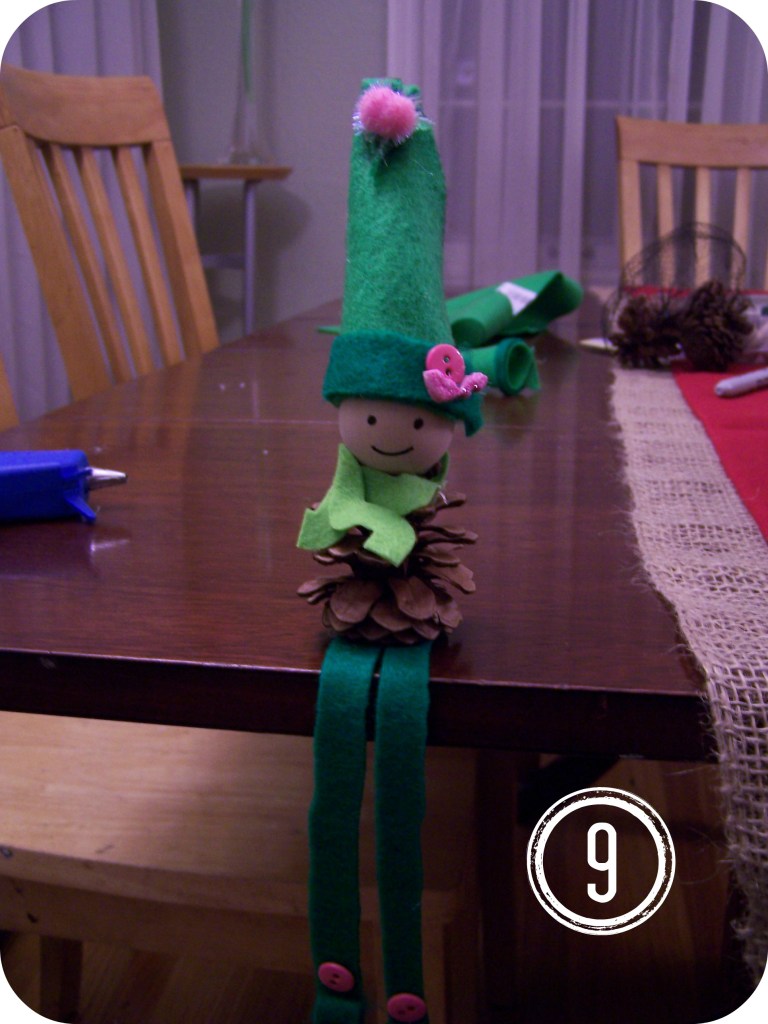 12xmas_elf_grandpa_manor 040