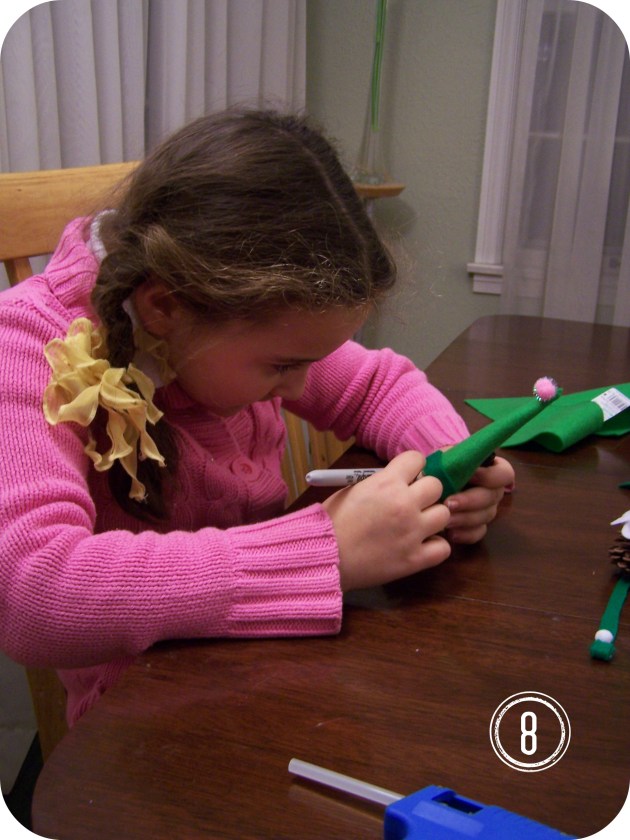 12xmas_elf_grandpa_manor 052