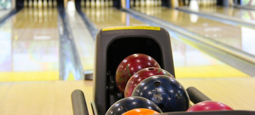 7 Reasons Why Bowling Is a Fun Night Out for&nbsp;Moms