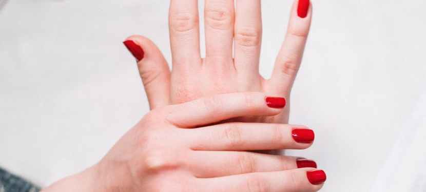 4 Tips for Applying Acrylic Nails at&nbsp;Home
