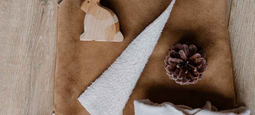 What Are Good Types of Clothing For a Baby?