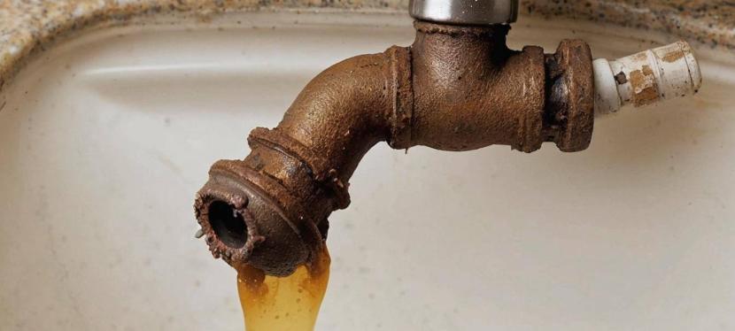 DIY Plumbing 101: Knowing When to DIY and When to Leave it to the Experts (Common Issues and Safety Precautions)