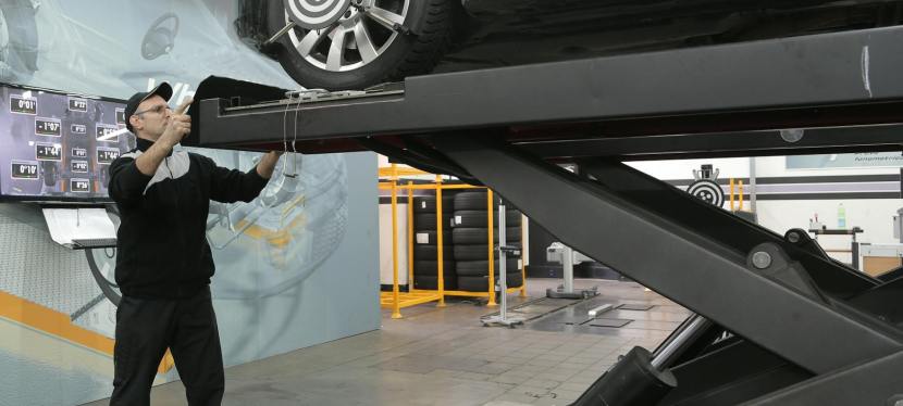5 Signs That Your Car Has a Wheel Misalignment