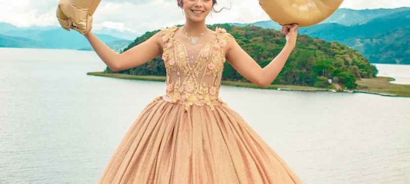 How To Help Your Daughter Pick the Right Quinceañera&nbsp;Dress