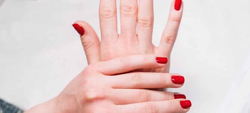 How to Keep Natural Nails Looking Good Between Sets